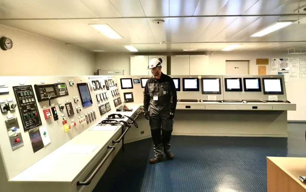 Mr. Marine Installation and Commissioning